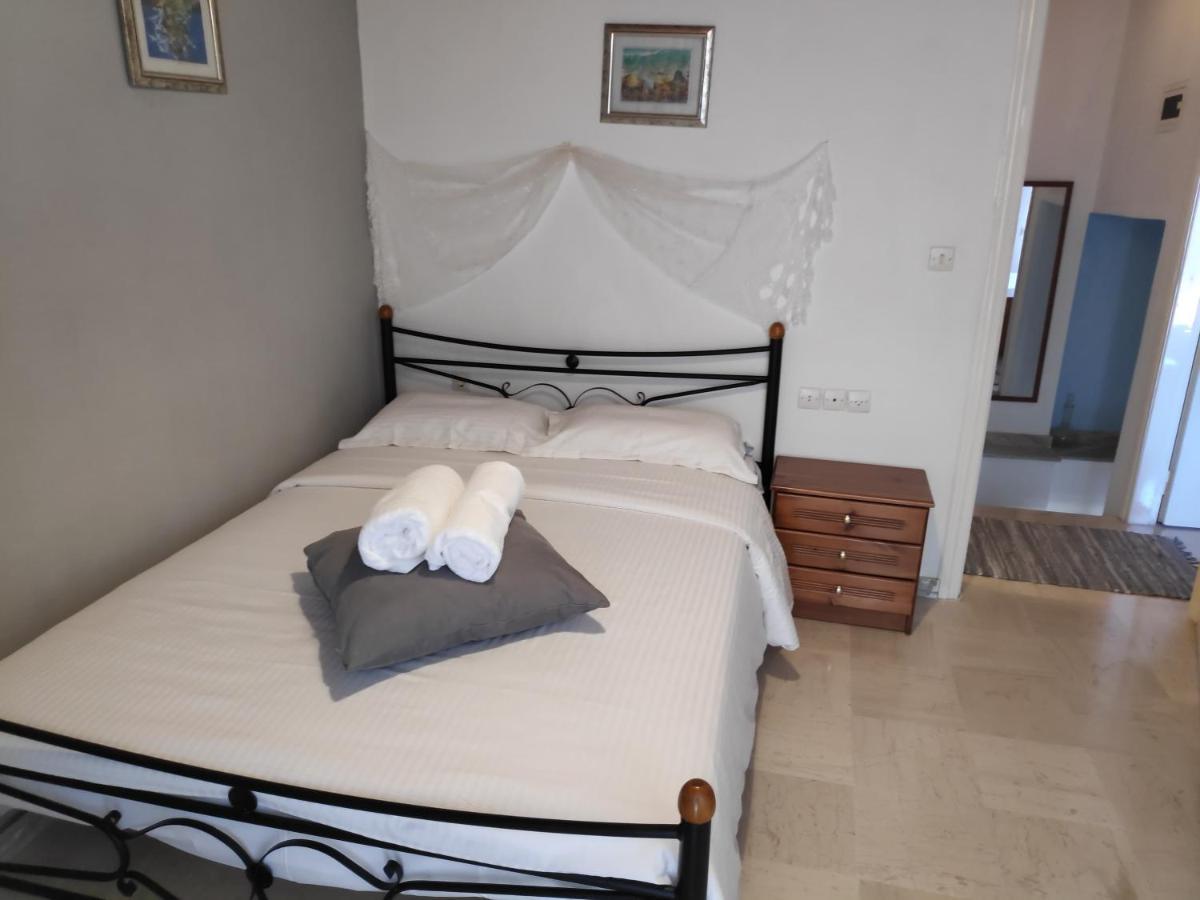 Вилла Harbour View House Митимна Экстерьер фото